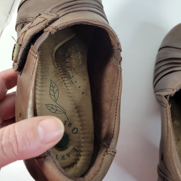 Womans Earth Origins Brown Short Bootie 2 inch heel Size 7.5 - Picture 9 of 10